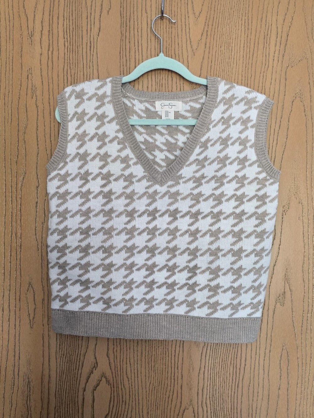 Jessica Simpson Beige and White Houndstooth Knit Vest